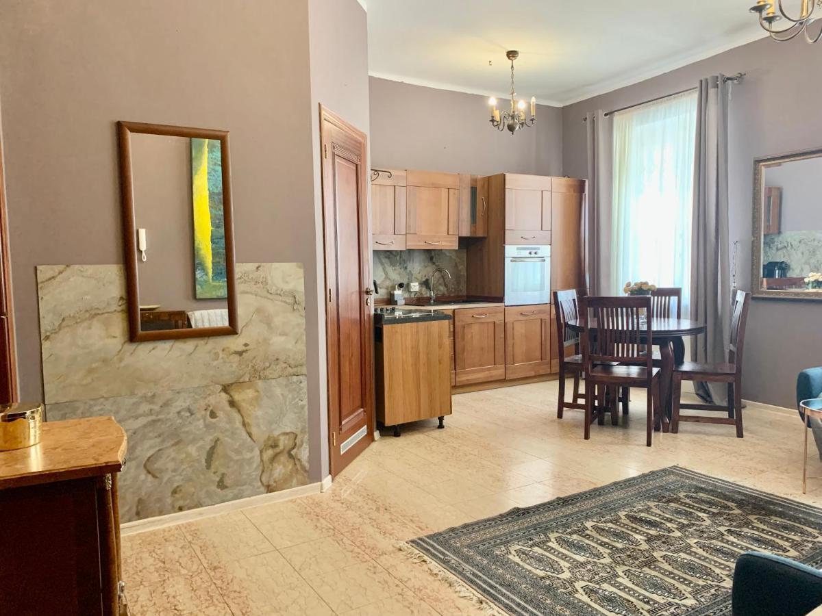 Beautiful And Charming Apartment In The Heart Of The Old Town Varsóvia Exterior foto